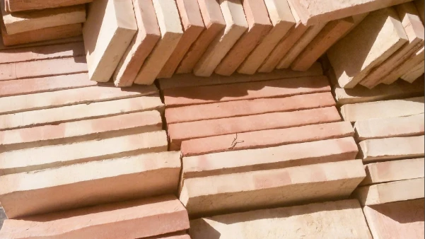 ¿Qué incluyen los suministros y accesorios de construcción
